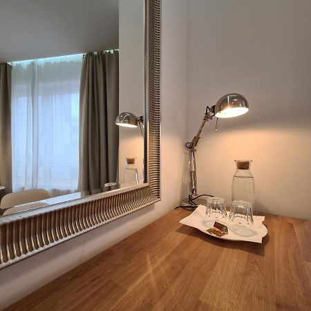 Schones Zimmer In Zentraler Lage Hannover Buitenkant foto